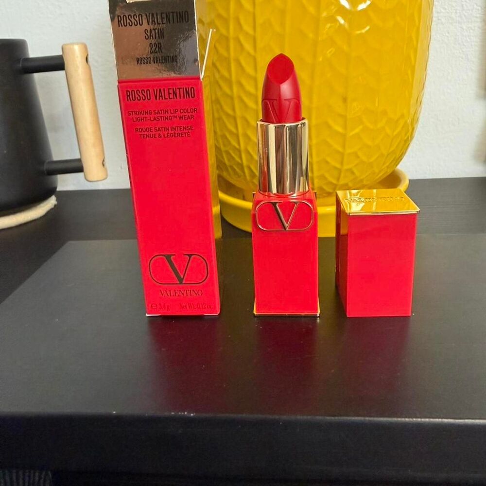 Valentino saying‎ lip color 22R undressed velvet  full size NIB